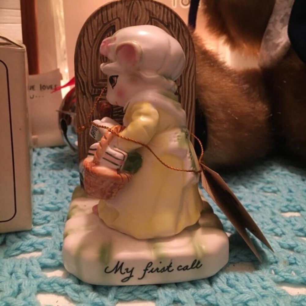 1984 Avon figurine